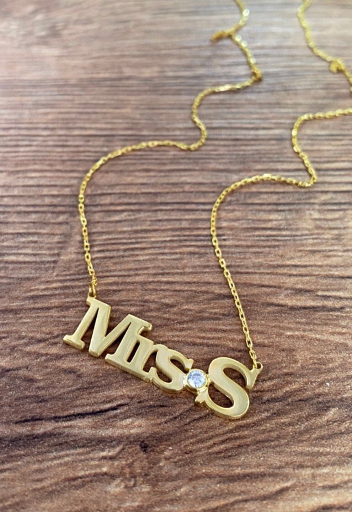 Custom necklace for teachers with a bezel stone. Personalized necklace choker For teachers. Teacher appreciation gifts. Mrs. Necklace