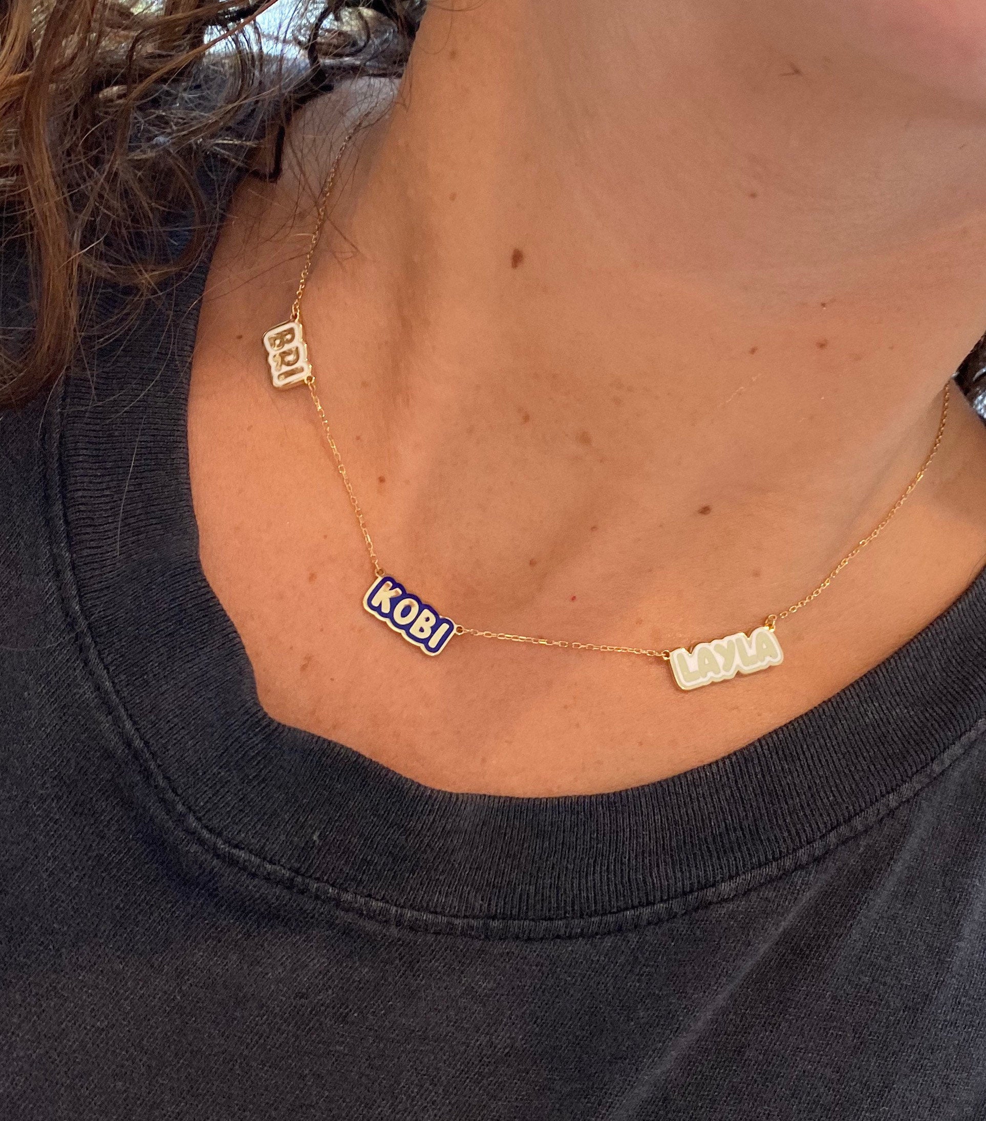 Enamel outline bubble Daisy mommy necklace with 1 2 3 4 5 6 names. Mom necklace. Mother’s necklace. Names necklace. Mommy bubble necklace.