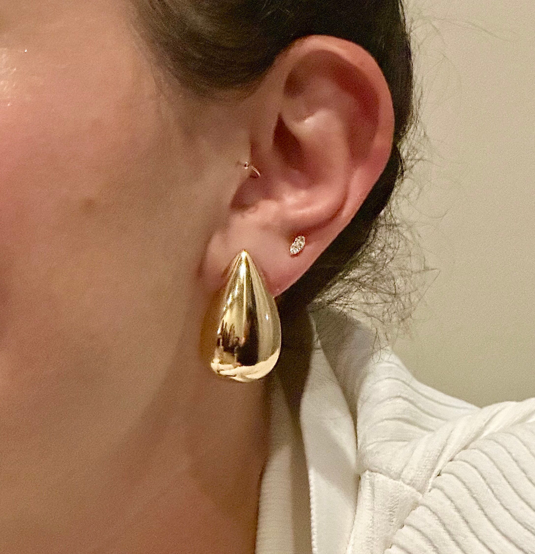 18K gold filled Tear drop earrings. Kylie Jenner earrings. Arielle charnas earrings. Trendy earrings. Bottega Veneta style earrings.