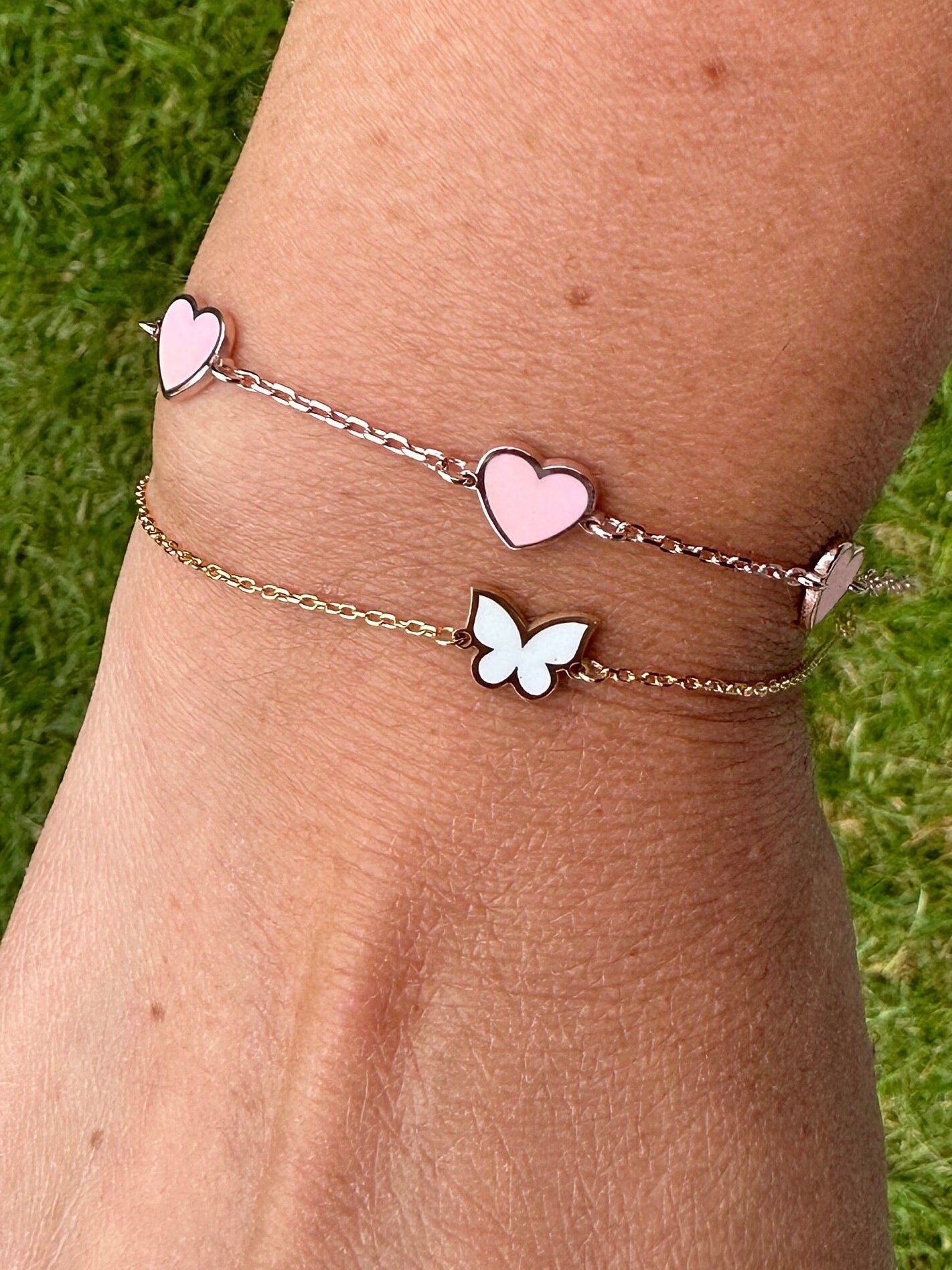 Mini enamel hearts baby bracelet. enamel heart bracelet. Kids bracelet. Pretty bracelet. Little girl bracelet. Heart jewelry. Baby jewelry.