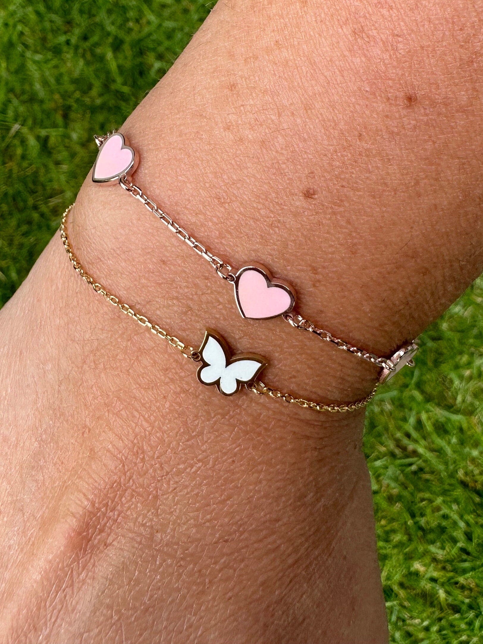 Mini enamel hearts baby bracelet. enamel heart bracelet. Kids bracelet. Pretty bracelet. Little girl bracelet. Heart jewelry. Baby jewelry.