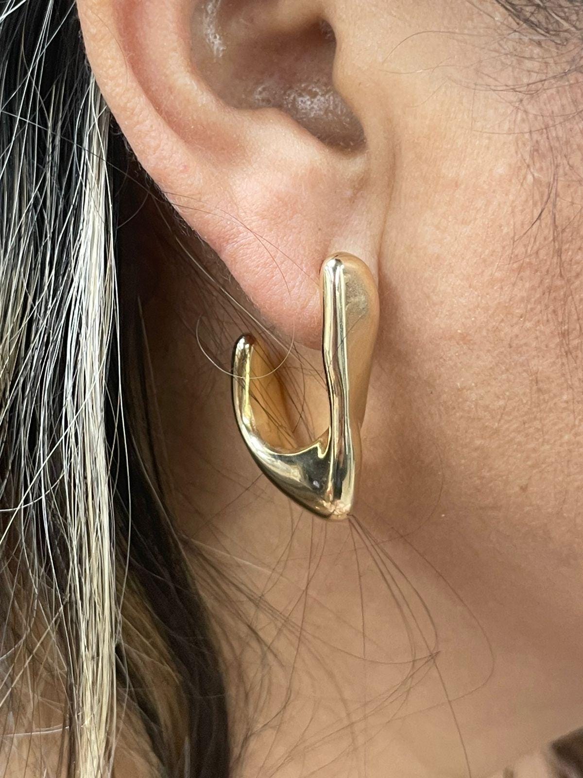 18K Gold-filled hollow hoop earrings in gold and silver. Super light weight and hollow. Gold filled hoops. Gold filled earrings.