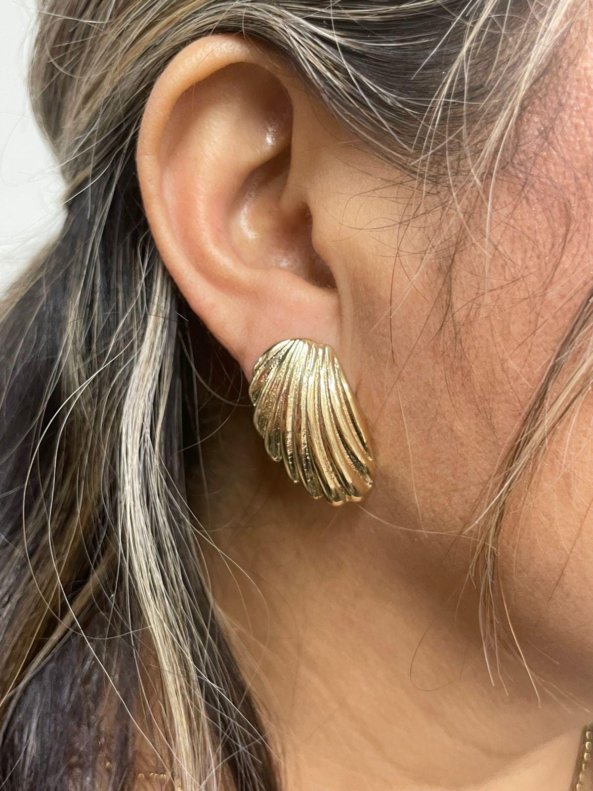 18K Gold-filled hollow hoop earrings in gold and silver. Super light weight and hollow. Gold filled hoops. Gold filled earrings.