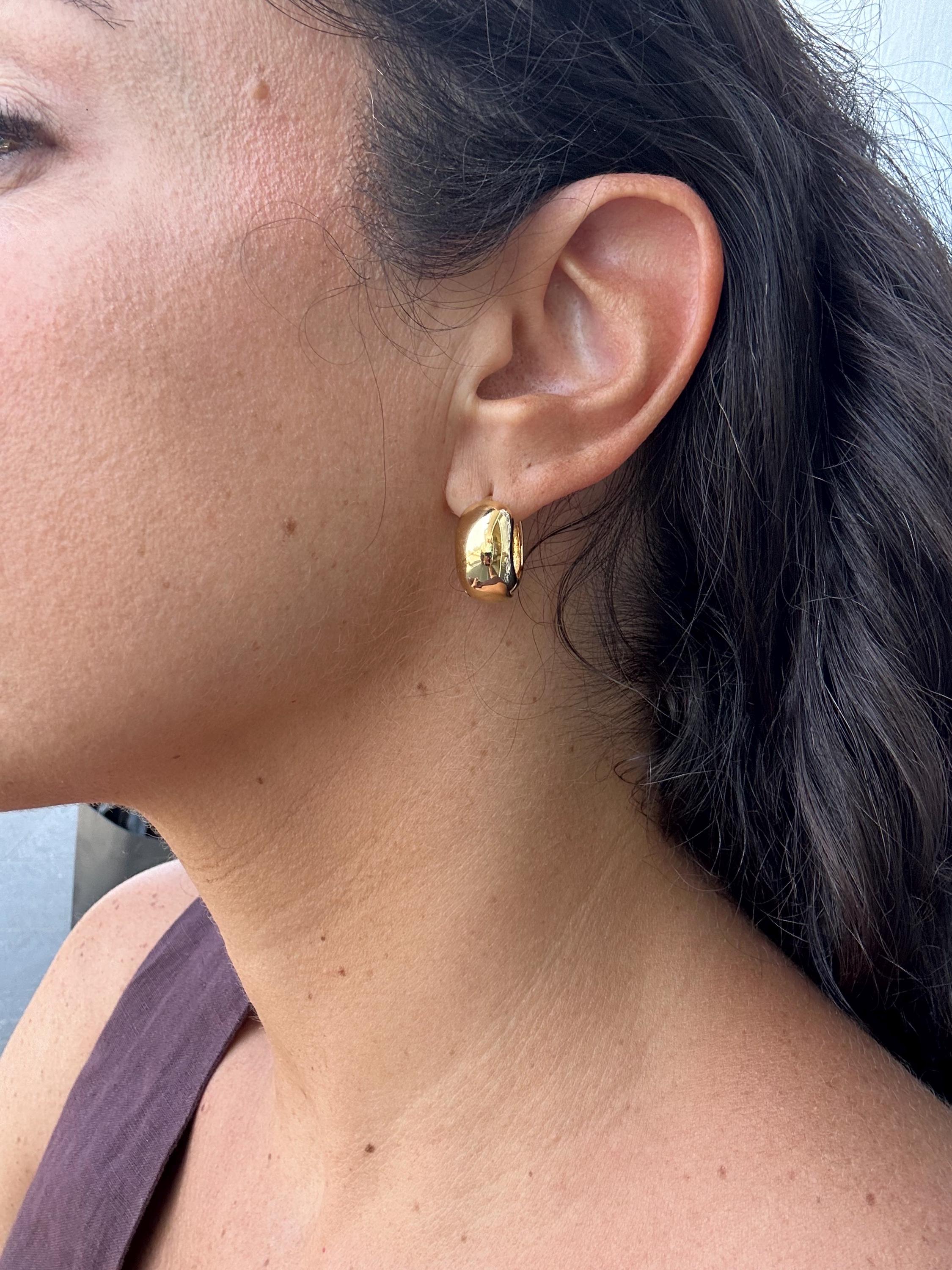 1” hollow chunky hoop earrings/ hoops. 18K gold filled. Won’t tarnish. Gold filled hoops. Gold filled earrings.