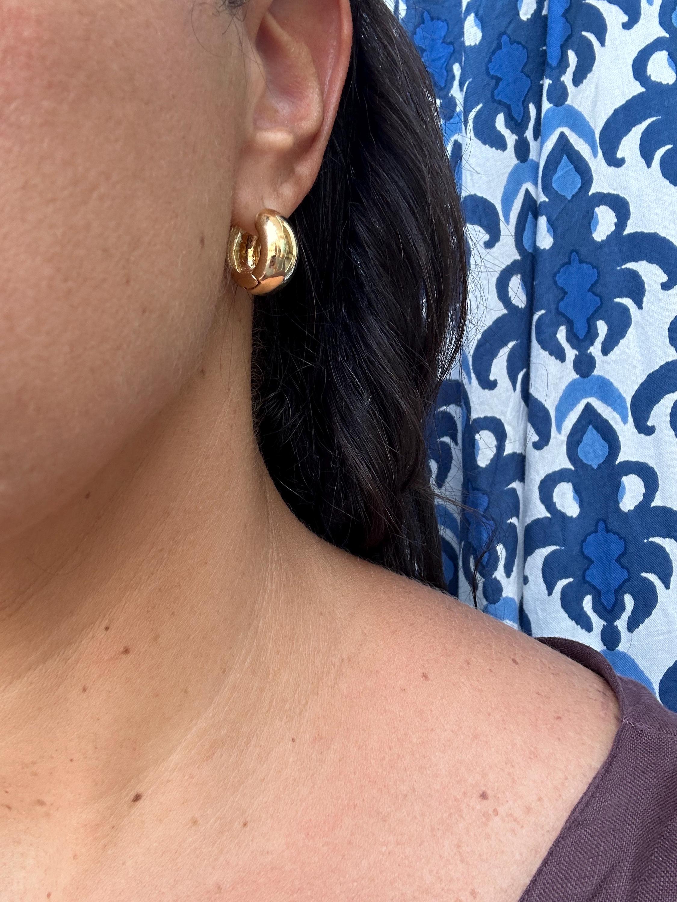 1” hollow chunky hoop earrings/ hoops. 18K gold filled. Won’t tarnish. Gold filled hoops. Gold filled earrings.