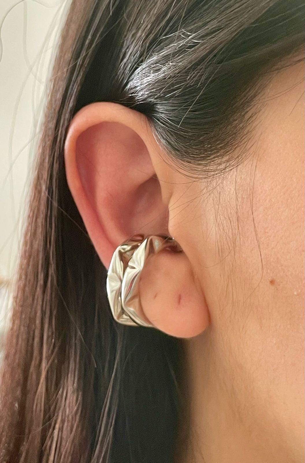 18K Gold filled Stella ear cuff. 18K Gold Filled trendy ear cuffs. Trendy jewelry. Gold ear cuff.