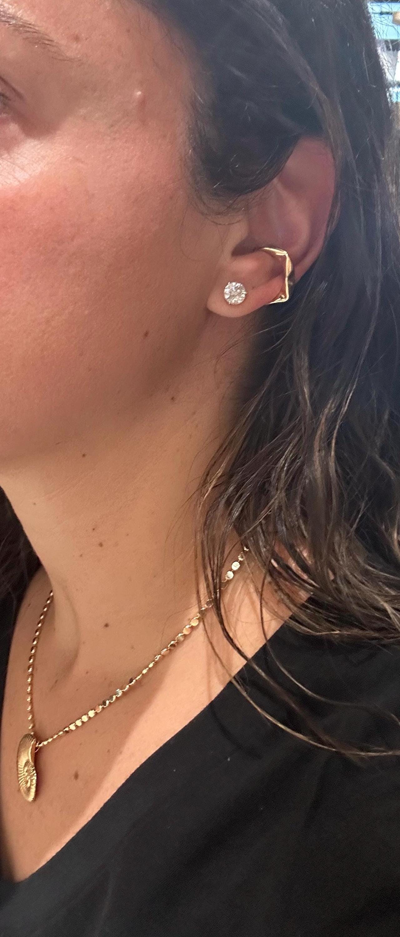 18K Gold filled Stella ear cuff. 18K Gold Filled trendy ear cuffs. Trendy jewelry. Gold ear cuff.