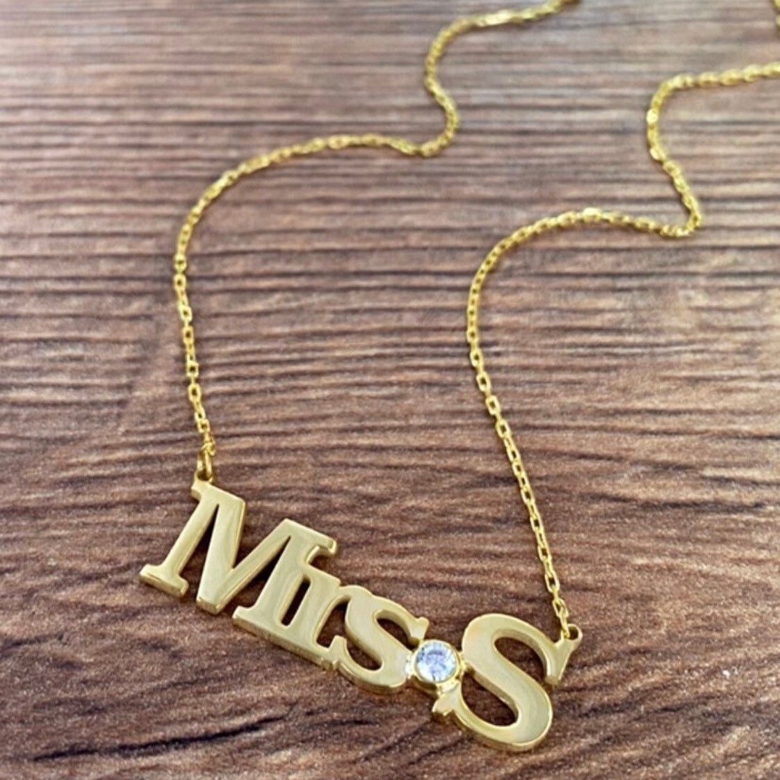 Custom necklace for teachers with a bezel stone. Personalized necklace choker For teachers. Teacher appreciation gifts. Mrs. Necklace