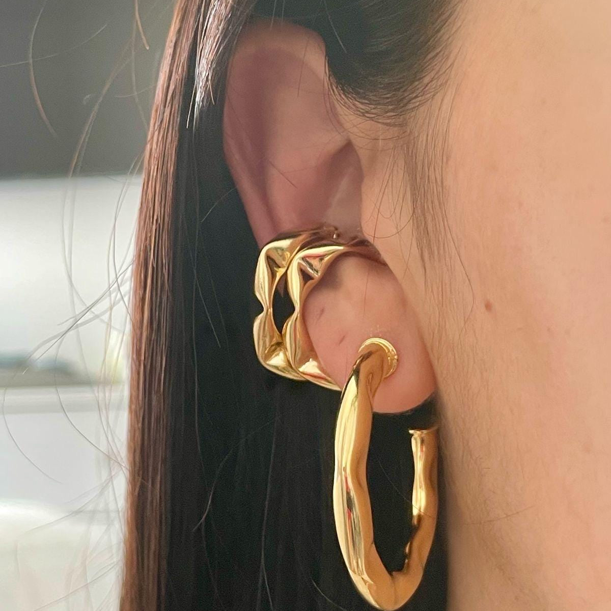 18K Gold filled Stella ear cuff. 18K Gold Filled trendy ear cuffs. Trendy jewelry. Gold ear cuff.